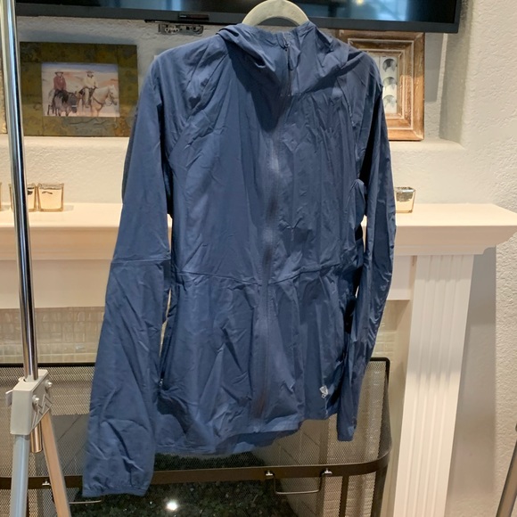 Women’s Lightweight Packable Mountain Hardwear Jacket - Small - Picture 14 of 14